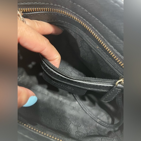 Michael Kors Crossbody EC - Picture 7 of 9